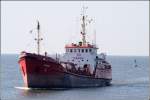 Der 1976 gebaute polnische lprodukte-Tanker PORONIEC (IMO 7641475) steuert den Hafen Swinemnde an. Aufnahmedatum: 21.08.2005