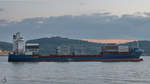 Das Containerschiff X-PRESS VESUVIO befährt im Januar 2017 den Tejo. (Lissabon)
