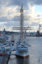 Das Hotel- und Segelschiff Viking im Hafen von Göteborg. (August 2010)