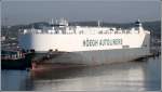 Die 1998 gebaute HEGH TRADER (IMO 9171280) liegt am 09.05.2008 im Hafen von Gteborg. Sie ist 200 m lang, 32 m breit, hat eine GT/BRZ von 56816 und ist ausgelegt auf 6.100 ceu (car equivalent unit). Heimathafen ist Nassau auf den Bahamas.
