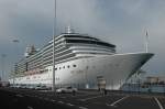 Die Kiellegung für Cunard als Queen Victoria, ursprünglich von Holland-America bestellt / 2004 Weiterbau als MS Arcadia für P&O / 26.05.2004 aufgeschwommen, Dezember 2004 erste Probefahrt, 24.03.2005