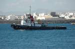 Der Schlepper Sertosa-Nueve (Heimathafen Cadiz)bei der Arbeit im Hafen von Arrecife/Lanzarote. Aufgenommen am 14.12.2010.