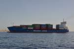 Containerschiff  Daniela B von BOLUDA LINES, Heimathafen Limassol, IMO 9514767 im Hafen von Arrecife beim Wendemanöver, um anschließend die Ladung zu löschen am 08.12.13.