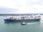 Das 210 Meter lange und 30 Meter breite Containerschiff MAERSK NIAGARA (IMO: 9434905, MMSI: 477170400) hat einen Tiefgang von 9,60 Meter.