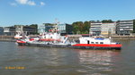BUNKER SERVICE 14 (ENI 02336440) am 7.9.2016, Hamburg, Elbe, Schlepperponton Neumühlen, beim Bebunkern der BUGSIER 3 /
TMS / Tonnage: 564 t / Lüa 57,5 m, B 9,6 m, Tg 2,3 m / 1 Diesel, Caterpillar, 625 kW (850 PS) / gebaut 2015 in Rumänien + NL / Eigner: NWB (Nord-Westdeutsche Bunker GmbH, Hamburg) / Flagge D, Heimathafen: Hamburg / 
