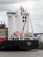 Heckpartie der FLOTTBEK (IMO 9313216) am 21.8.2017 einlaufend Hamburg, Elbe Höhe Övelgönne /

Feederschiff / BRZ 16.324 / Lüa: 169,0 m, B: 27,2 m, Tg.: max. 9,0m /  1x 8-Zyl.-2T- MAN-B&W-Diesel, 12.640 kW, 20 kn / TEU 1.660, davon 312 Reefer  / 8 Pass. / 2005 bei Meyer-Werft, Papenburg / 
