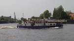 REINHARD WOLTMANN (ENI 05107690) im neuen HPA-Design am 23.5.2017, Hamburg, Elbe Höhe Landungsbrücken /
Meßschiff / Lüa 20,44 m, B 5,08 m, Tg 1,7 m / 2 Diesel, ges. 318 kW (432 PS), 2 Schottelpropeller  / gebaut 1980 bei August Pahl, HH-Finkenwerder / Eigner: Hamburg Port Authority (HPA) /