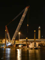 Der Arbeitsponton mit Kran  Lynn  (MMSI: 205190000) war in Calais zu sehen.