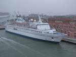 MS  Delphin  im Hafen von Venedig am 06.11.2010