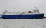 City of Sunderland, ein Frachtschiff  mit Heimathafen Douglas verlsst gerade den Hafen von Le Havre.