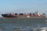 Die  APL Almandine  läuft aus dem Rotterdamer Hafen aus. Weit hat sie es nicht, Zielhafen ist Hamburg. Das Bild stammt vom 01.02.2009