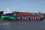Containerfrachtschiff CMA CGM MERMAID (IMO 9961283); Eigner/Betreiber: CMA CGM; Datum: 17.08.2025; Aufnahmeort: Elbe/Hafen Hamburg, Deutschland. Das Bild zeigt die CMA CGM MERMAID vom Bubendey Ufer aus  betrachtet.