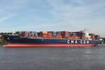 Containerfrachtschiff CMA CGM TITUS (IMO 9450636); Datum: 05.10.2026; Aufnahmeort: Elbe/Hafen Hamburg, Deutschland. 