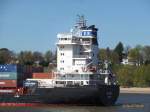 E.R. VISBY (IMO 9448695) am 21.4.2015, Aufbau mit Schornsteinmarke, Hamburg auslaufend, Elbe Höhe Bubendeyufer /

Exname: TITIAN (2012-03.2013)

Feederschiff / BRZ 12.514  / Lüa 158 m, B 23,8 m, Tg 8,6 m / 1 Diesel, Wärtsilä 6RT-FLEX50-B (Lizenz HITACHI), 9.960 kW, 13.546 PS, 19 kn / ges. 1.084 TEU, 250 Reefer / gebaut 2012 bei Nanjing Wujiazui Shipbuilding, Nanjing, China / Eigner+Manager: E.R. Schiffahrt Hamburg, Flagge: Monrovia /

