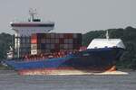 Containerfrachtschiff ESCAPE; Aufnahmeort: Elbe/Hafen Hamburg, Deutschland; Datum: 17.06.2025; Info: (IMO 9491501) Das Bild zeigt die ESCAPE einlaufend vor dem Bubendey Ufer.