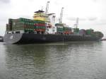 Ein Containerschiff HIJAZ am 05.09.2007 im Hafen Rotterdam.