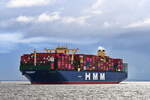 HMM COPENHAGEN , Containerschiff , IMO 9863302 , Baujahr 2020 , 400 x 61 m , 228283 TEU , Cuxhaven , Alte Liebe , 27.10.2025 ,  