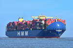 HMM HELSINKI , Containerschiff , IMO 9863340 , Baujahr 2020 , 400 x 61 m , 23964 TEU , 16.04.2026 , Alte Liebe Cuxhaven