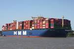 Containerfrachtschiff HMM COPENHAGEN (IMO  9863302); Datum. 12.07.2026; Aufnahmeort: Elbe/Hafen Hamburg, Deutschland.