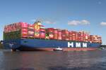 Containerfrachtschiff HMM GDANSK (IMO 9863326); Datum: 22.09.2026; Aufnahmeort: Elbe/Hafen Hamburg, Deutschland.