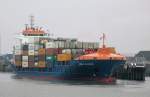 Hier kommt gerade das Containerschiff JORK Ranger (IMO: 9322542) aus der NOK-Schleuse Brunsbüttel zur Elbe Richtung Nordsee.