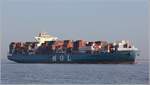 Die 2011 gebaute MOL GLIDE (IMO 9535163) fährt Höhe Glückstadt elbeaufwärts. Sie ist 275,07 m lang und 20.04 m breit, hat eine GT/BRZ von 59.307, eine DWT von 71.339 und eine Kapazität von 5.605 TEU. Heimathafen ist Hong Kong. 18.02.2019