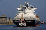 Container ship. SANTA CELINA (IMO:9210086) Flagge Liberia Einlaufen Berendrecht Schleuse am 11.06.2008 Antwerpen.
