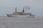 Die  MS ATLANTIS  am 31.05.2012 kurz nach dem auslaufen aus Cuxhaven auf dem Weg nach Helgoland.