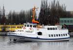 Das 33m lange Bäderschiff ADLEr XI am 23.03.18 in Swinemünde (Polen)