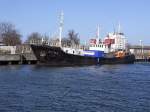 Die  Eltra , Hh Wilhelmshaven liegt hier im Neuen Strom in Warnemnde. 
Gebaut wurde das Fahrzeug 1959 in Frankreich als Fischfangtrawler. L 33,50,
B 7,75, T 3,20.