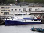 Die 2011 gebaute FROMVEUR (IMO 9588134) liegt am 25.04.2017 im Hafen von Brest. Sie ist 42,70 m lang un 9,90 m breit, hat eine GT/BRZ von 774 und eine DWT von 105 t. 365 Passagiere finden auf ihr Platz. Sie wird im Verkehr zu den bretonischen Inseln eingesetzt. Heimathafen ist Brest (Frankreich).