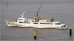 Die 2015 gebaute HELGOLAND (IMO 9714862) legt am 03.12.2015 in Bremerhaven zu einer Probefahrt in die Nordsee ab. Sie soll am 11.12.2015 getauft werden und dann den Verkehr zwischen Cuxhaven und Helgoland aufnehmen. Sie ist 83 m lang und 12,6 m breit, hat eine GT/BRZ von 2.150 und eine DWT 1.816 t. Bis zu 1.060 Passagiere finden auf ihr Platz. Die HELGOLAND ist der erste Neubau eines Fahrgastschiffes mit LNG-Antrieb in Deutschland.
