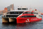 Katamaranfähre HALUNDER JET (neu); IMO 9825295; Eigner/Betreiber: FRS Helgoline; Datum: 28.07.2025; Aufnahmeort: Elbe/Hafen Hamburg, Deutschland.