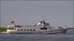 Mit der 1961 gebauten JENS ALBRECHT kann man von Horumersiel und Hooksiel aus Fahrten in die Nordsee und den Jadebusen unternehmen. Sie ist 30,30 m lang, 6,25 m breit und hat eine Maschinenleistung von 245 kw. Bis zu 300 Personen haben Platz an Bord. Am 23.08.2009 war sie bei Wilhelmshaven unterwegs.