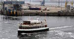 Das 28m lange Fahrgastschiff KÄPPN BRASS am 06.11.24 in Rostock