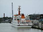 LANGEOOG III  (IMO 7811135 , 45,88 x 10,6m) lag am 10.06.2020 im Hafen von Bensersiel.