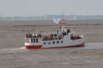 Schlickrutscher? Nur eine schmale Fahrrinne steht der  Etta von Dangast  bei Ebbe zur Vefgung.... (05.06.2010) 