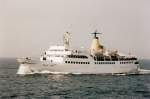 Aug 95: Die BALTIC STAR auf ihrer mehrmals tglich stattfindenden  Butterfahrt  vor Travemnde. Baujahr 1963 fr die Hambug-Helgolandfahrt der Hadag, spter Lazarettschiff vor Vietnam, dann Travemnde und jetzt Kreuzfahrten um die Galapagosinseln(!)