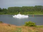 FAHRGASTSCHIFF SVEN JOHANSSEN IMO 7229186, kommt auf der Trave von Lbeck nach Travemnde...