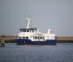 Das Fahrgastschiff Undine beim Einlaufen in Warnemünde.23.02.2019