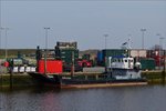 . Frachtfhre Harle Riff liegt im Hafen von Harlesiel am Kai, er transportiert alle Gter und Waren und sonstiges Material was auf Wangerooge gebraucht wird auf die Insel. Bj 1959; gebaut von der Schiffs- und Maschinenbau AG Mannheim; L 26 m; B 7,16 m; Tg m 1,54 m; Maschienenleistung 400 Ps; Heimathafen Harlesiel.  02.05.2016