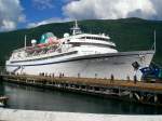 MS Athena von Phoenix Reisen liegt am 13.7.2009 im Hafen von Andalsnes in Norwegen. 