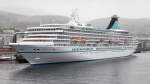 Das Kreuzfahrtschiff ARTANIA (230 m, Bj. 1984) im norwegischen Molde (Juni 2015)