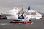 Die 1991 gebaute AMADEA, ex ASUKA, (IMO 8913162) liegt am 14.09.2008 am Columbus Cruise Center Bremerhaven. Sie ist 190 m lang, 24,70 m breit und hat eine GT von 28856. Ihr Heimathafen ist Nassau auf den Bahamas. An ihrer Backbordseite hat ein Bunkerboot festgemacht und der Schlepper ZP CAYMUS passiert sie gerade.