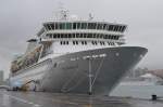 Fred. Olsen Cruise Lines  BALMORAL  liegt am 28.12.2013 im Hafen von Santa Cruz de Tenerife.