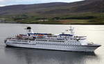 Das 140m lange Kreuzfahrtschiff MS Berlin am 15.06.19 eingehend Akureyri.