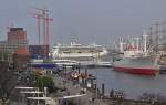 Die  Brilliance of the Seas  kam am 27.04.2004 für Wartungsarbeiten bei Blohm und Voss nach Hamburg.