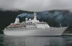 Kreuzfartschiff Discovery verlässt am 23.06.2014 Andalsnes.