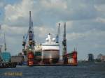 DEUTSCHLAND (IMO 9141807) am 30.6.2008, Hamburg, Elbe, im Dock 10 von Blohm + Voss /Kreuzfahrer / BRZ 22.496 / Lüa 175,3 m, B 23 m, Tg 5,79 m / 4 MaK-Diesel, ges.