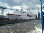 DEUTSCHLAND (IMO 9141807) am 30.6.2008, Hamburg, Elbe, beim Ausdocken aus Dock 10 von Blohm + Voss /  Kreuzfahrer / BRZ 22.496 / Lüa 175,3 m, B 23 m, Tg 5,79 m / 4 MaK-Diesel, ges.
